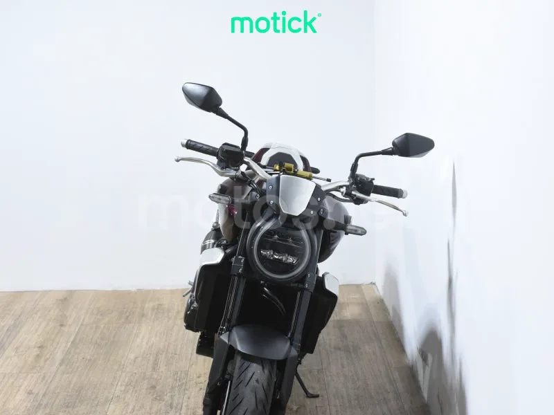 Honda CB1000R - Vista 11