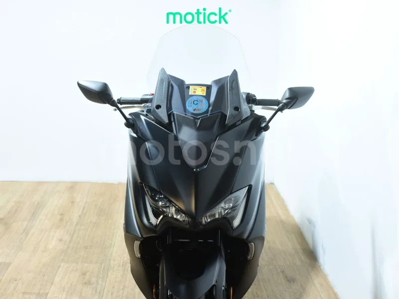 Yamaha TMAX 560 - Vista 11