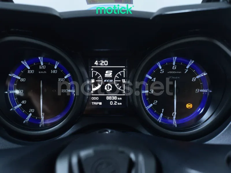 Yamaha TMAX 560 - Vista 5