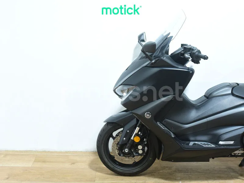 Yamaha TMAX 560 - Vista 8