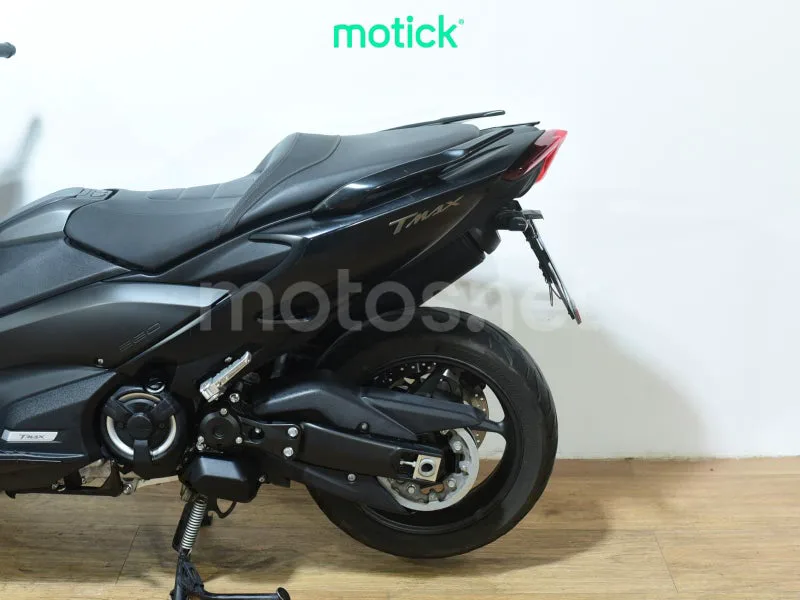 Yamaha TMAX 560 - Vista 9