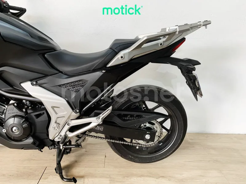 Honda NC750S - Vista 8