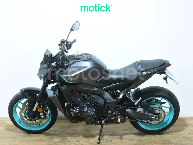 Yamaha MT-09 - Vista 7