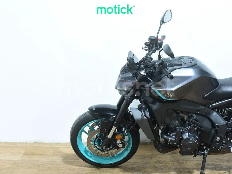Yamaha MT-09 - Vista 8