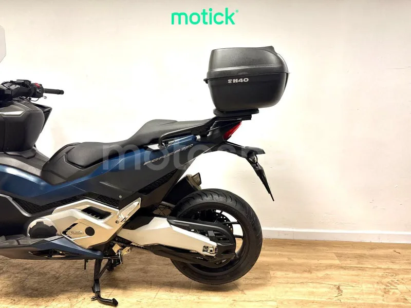 Honda Forza 750 - Vista 9