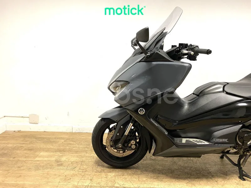 Yamaha TMAX 560 - Vista 8