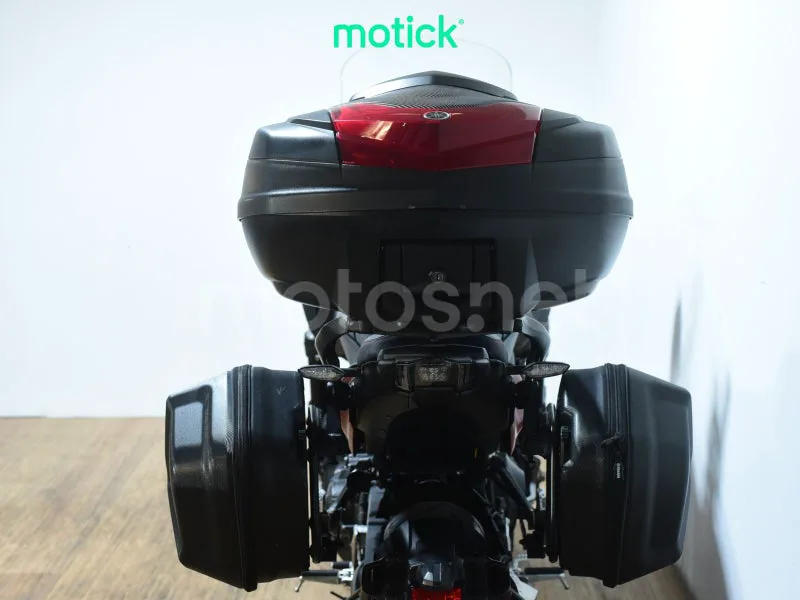 Yamaha Niken - Vista 6