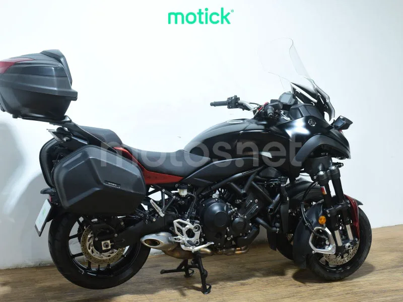 Yamaha Niken - Vista 10