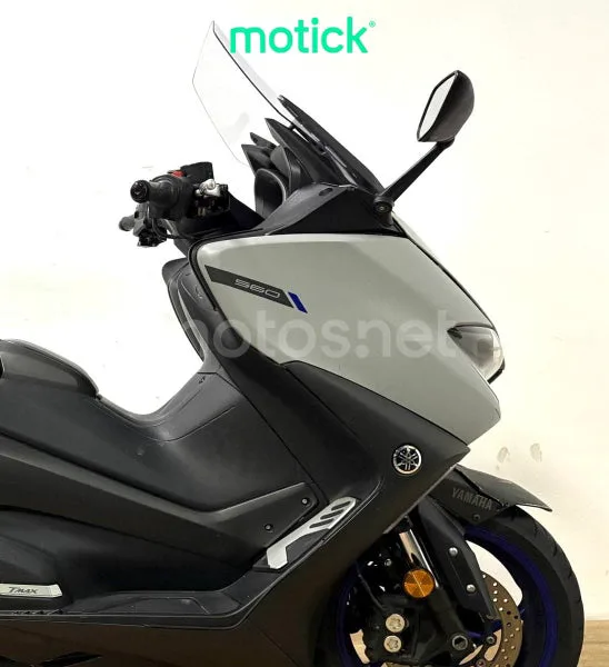 Yamaha TMAX 560 - Vista 3
