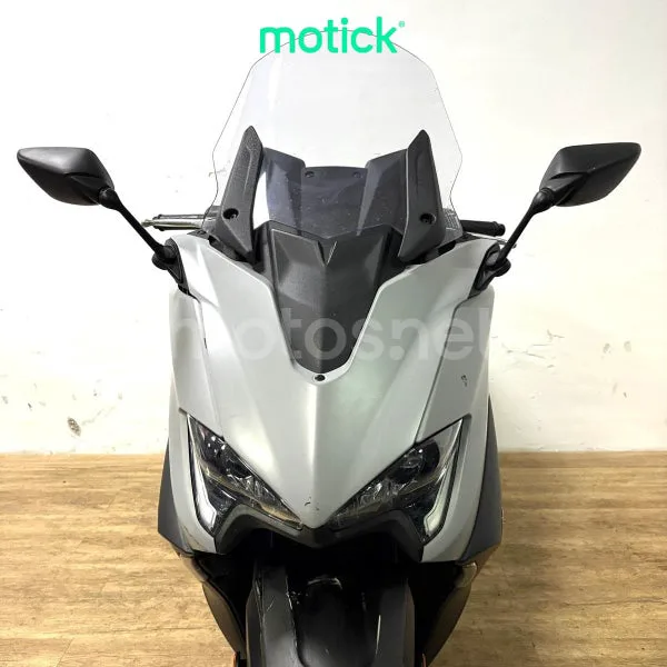 Yamaha TMAX 560 - Vista 8