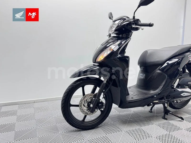 Honda Vision 110 - Vista 11