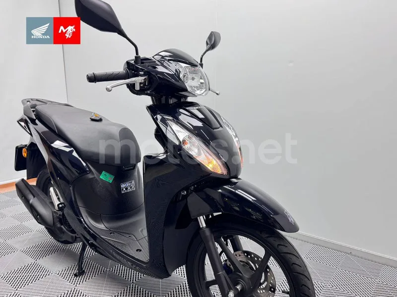 Honda Vision 110 - Vista 4