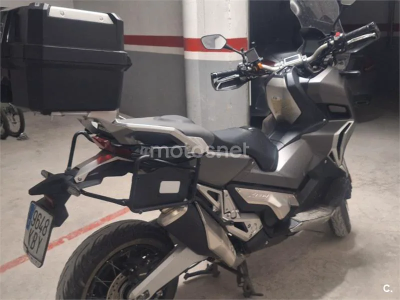 Honda X-ADV - Vista 4