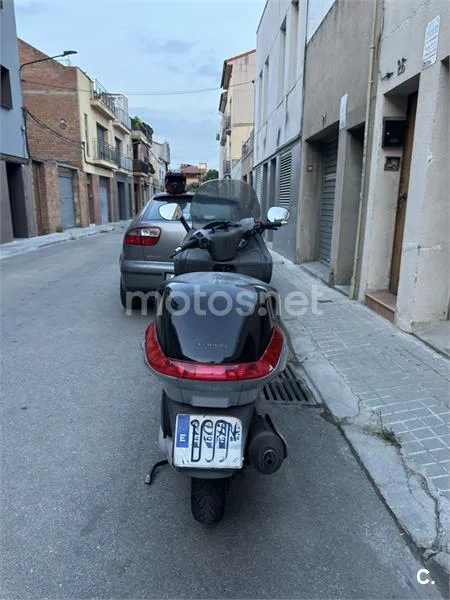 Piaggio X8 200 - Vista 9