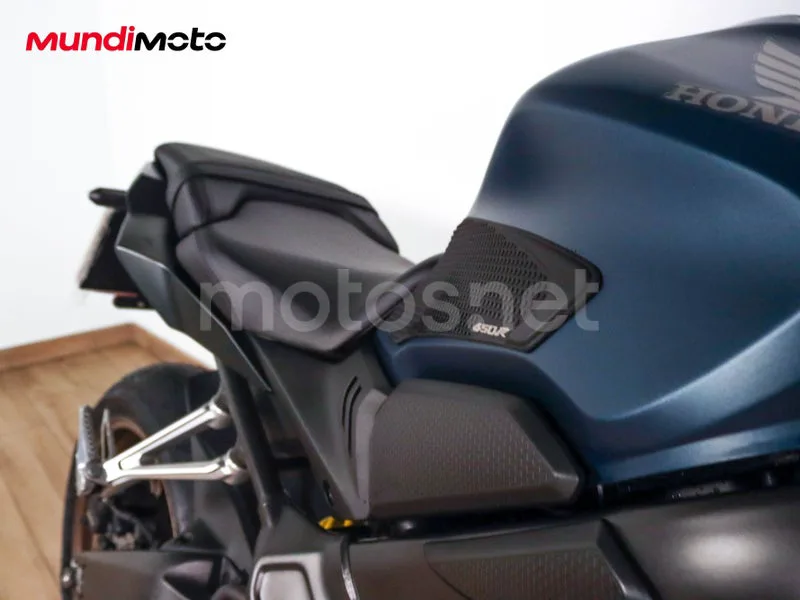 Honda CB650R - Vista 23