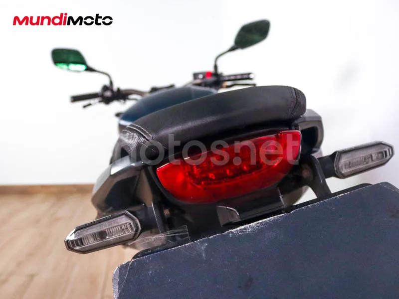 Honda CB650R - Vista 9