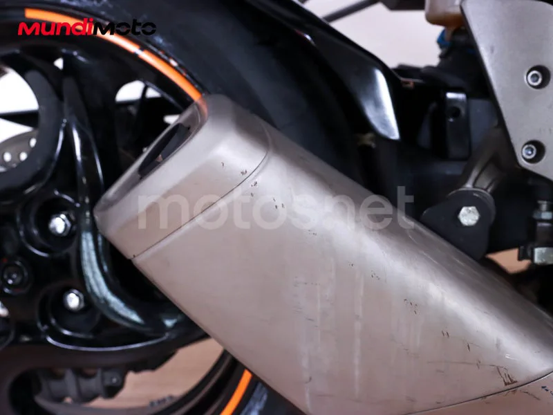 Honda CB1000R - Vista 14