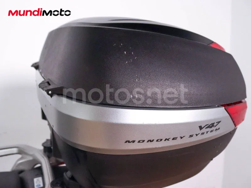 Honda XL750 Transalp - Vista 25