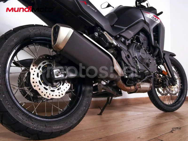 Honda XL750 Transalp - Vista 4