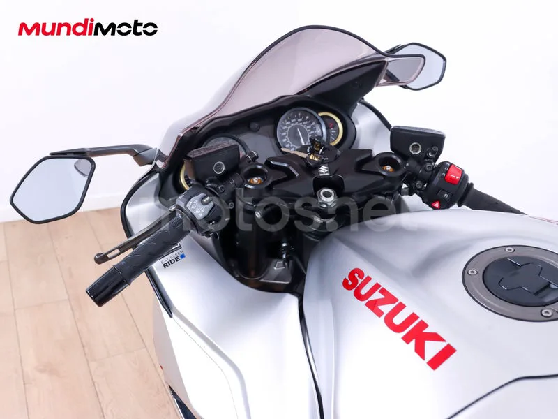 Suzuki Hayabusa - Vista 11