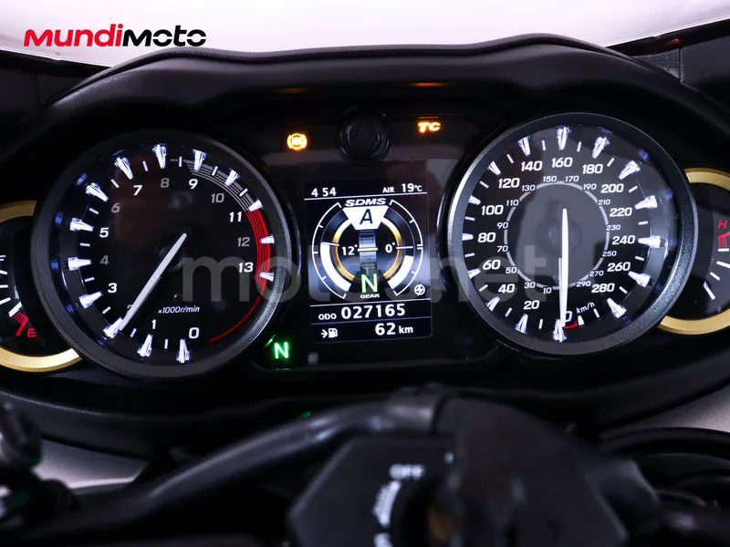 Suzuki Hayabusa - Vista 12