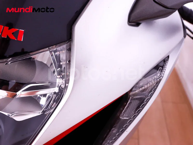 Suzuki Hayabusa - Vista 24