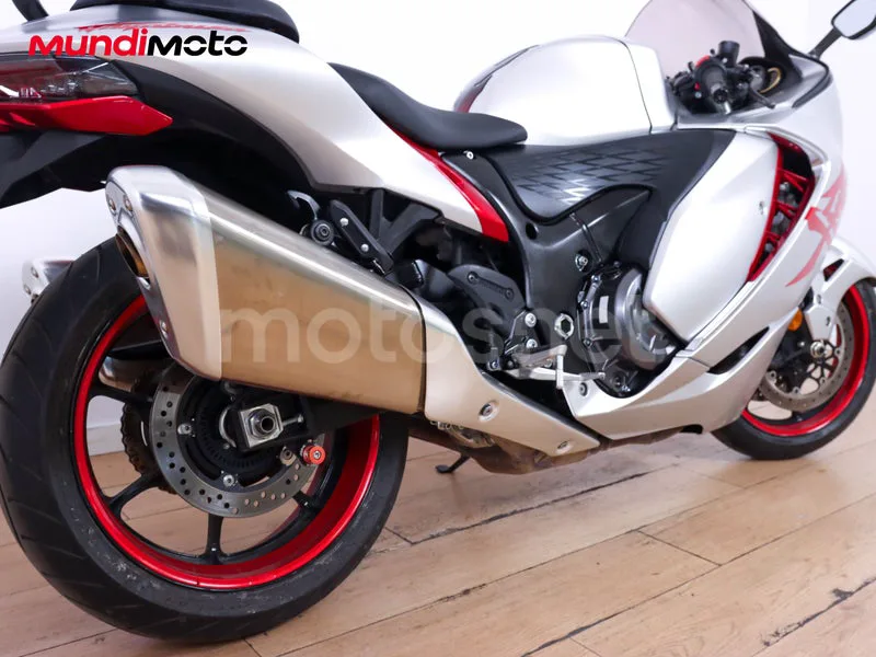 Suzuki Hayabusa - Vista 4