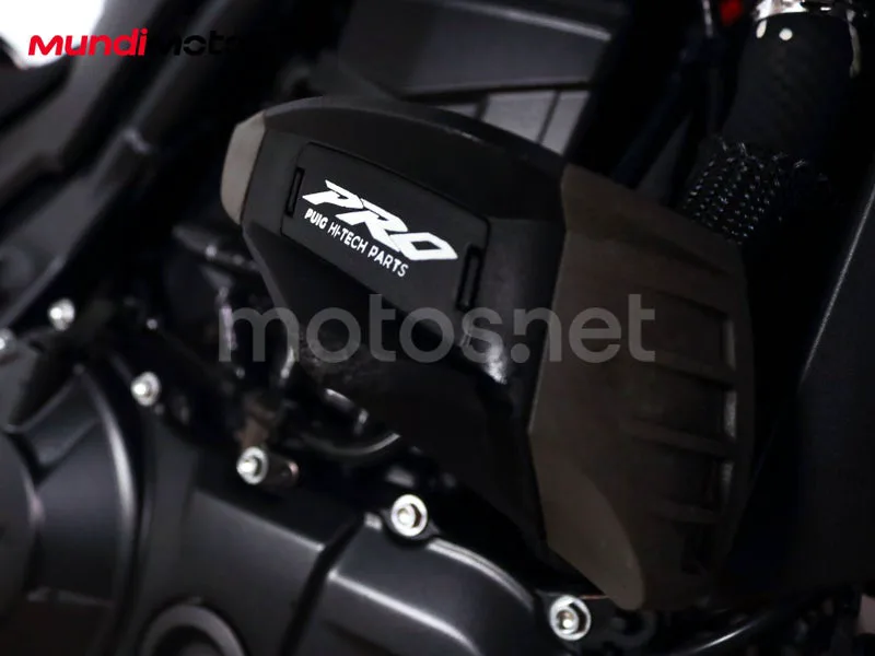 Honda CB750 Hornet - Vista 15