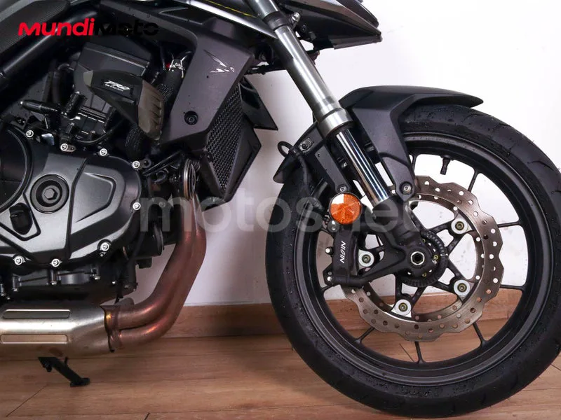 Honda CB750 Hornet - Vista 21