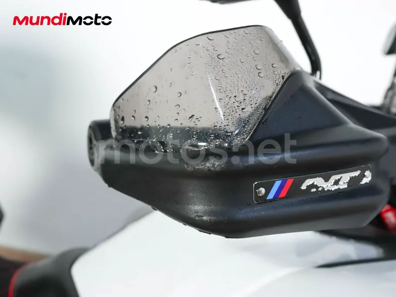 Honda NT1100 - Vista 25