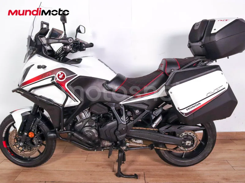 Honda NT1100 - Vista 6