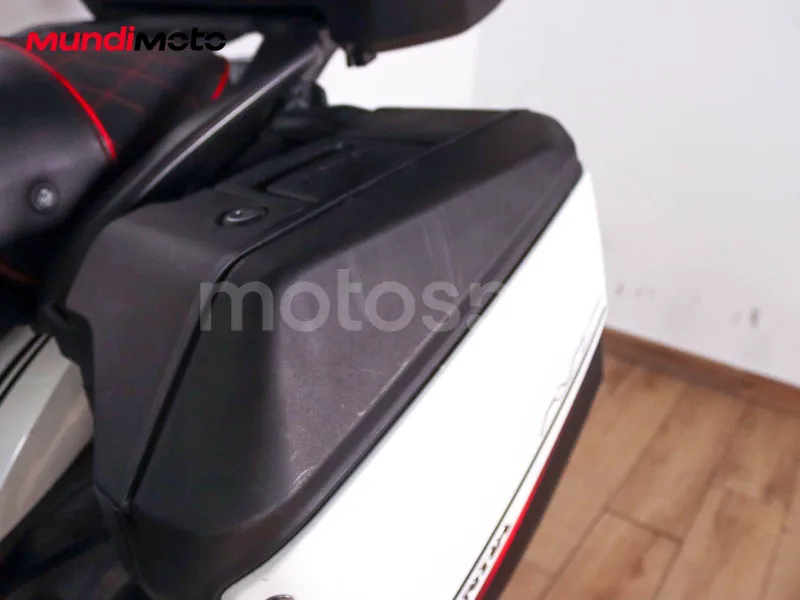 Honda NT1100 - Vista 83