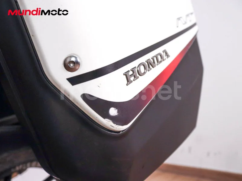 Honda NT1100 - Vista 85