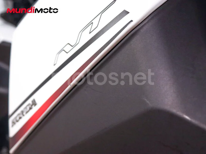Honda NT1100 - Vista 90