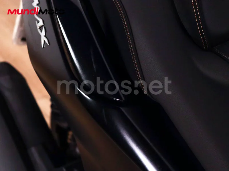 Yamaha XMAX 125 - Vista 25