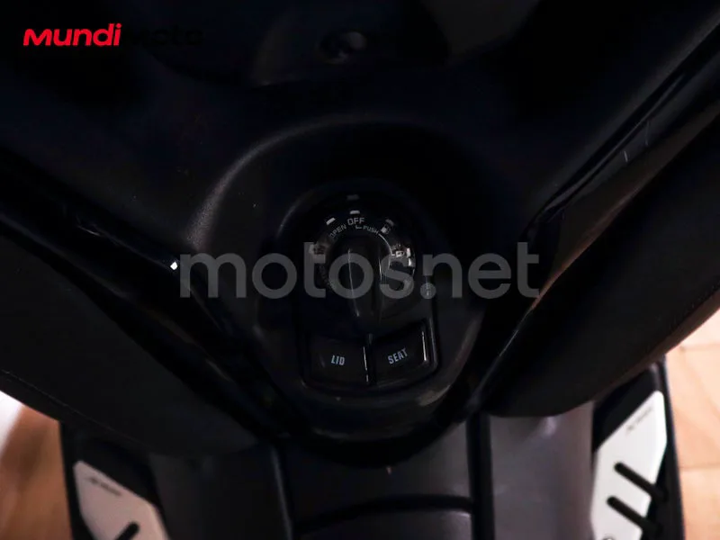 Yamaha XMAX 125 - Vista 30