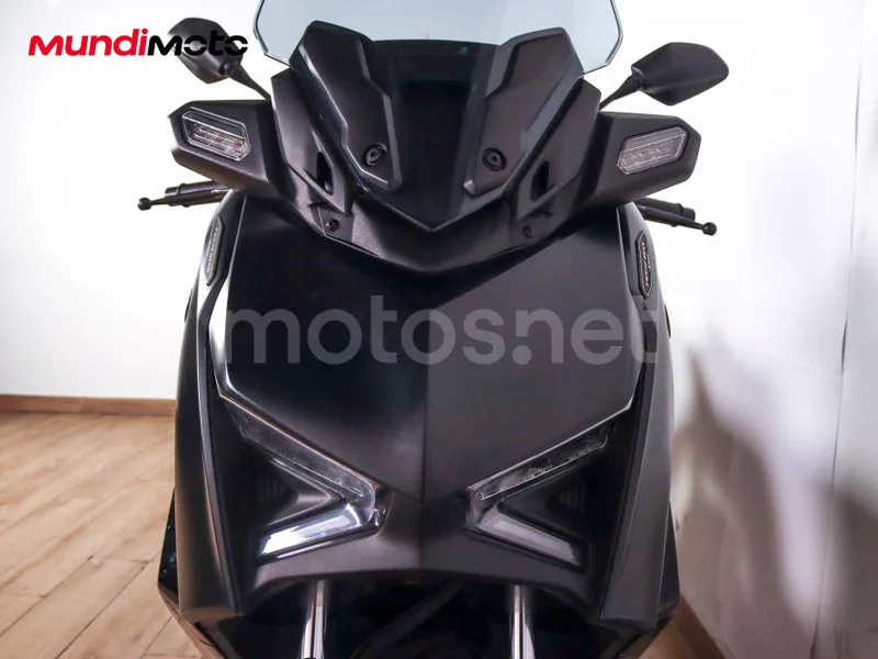 Yamaha XMAX 125 - Vista 5