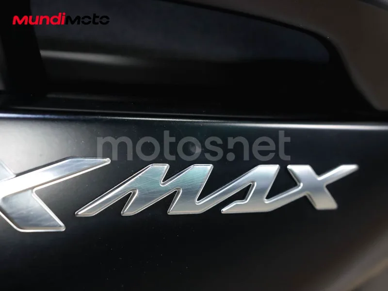 Yamaha TMAX - Vista 13
