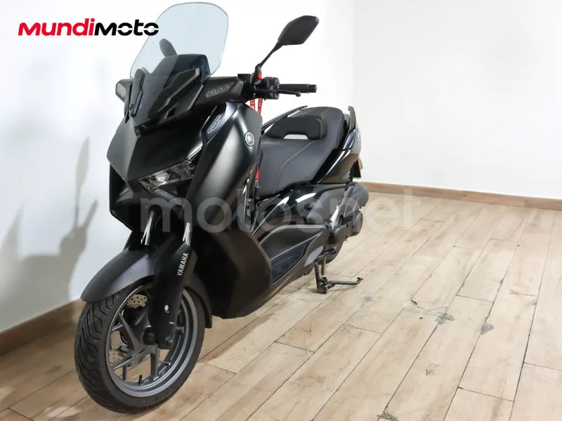 Yamaha TMAX - Vista 7