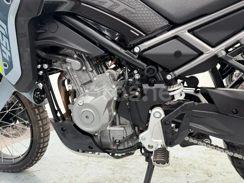 CFMOTO 450MT - Vista 12