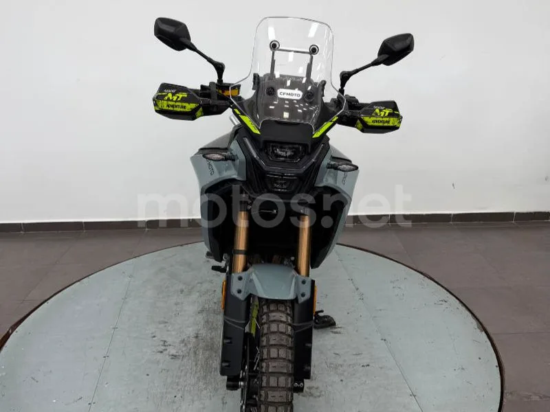 CFMOTO 450MT - Vista 15