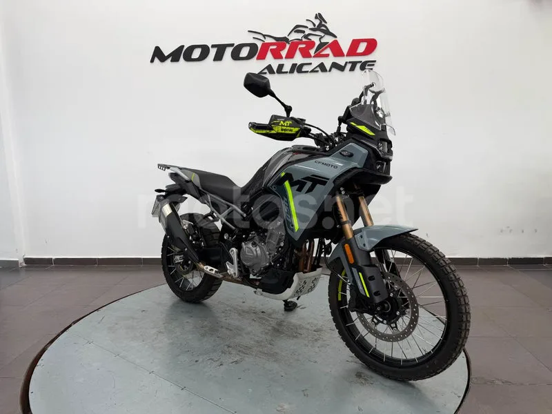 CFMOTO 450MT - Vista 16
