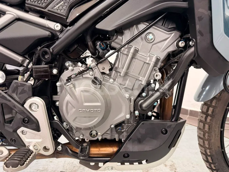 CFMOTO 450MT - Vista 8