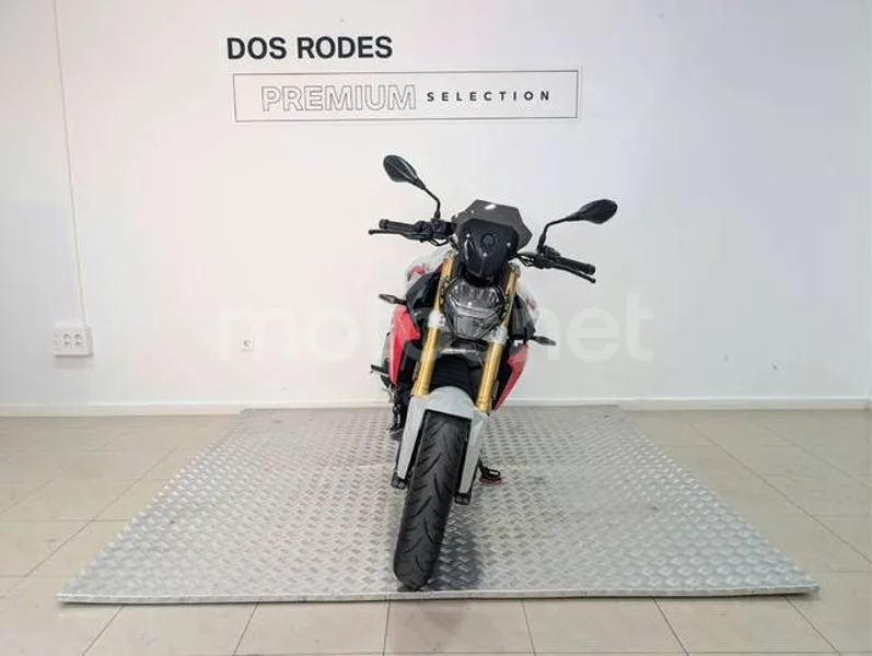BMW F 900 R - Vista 3