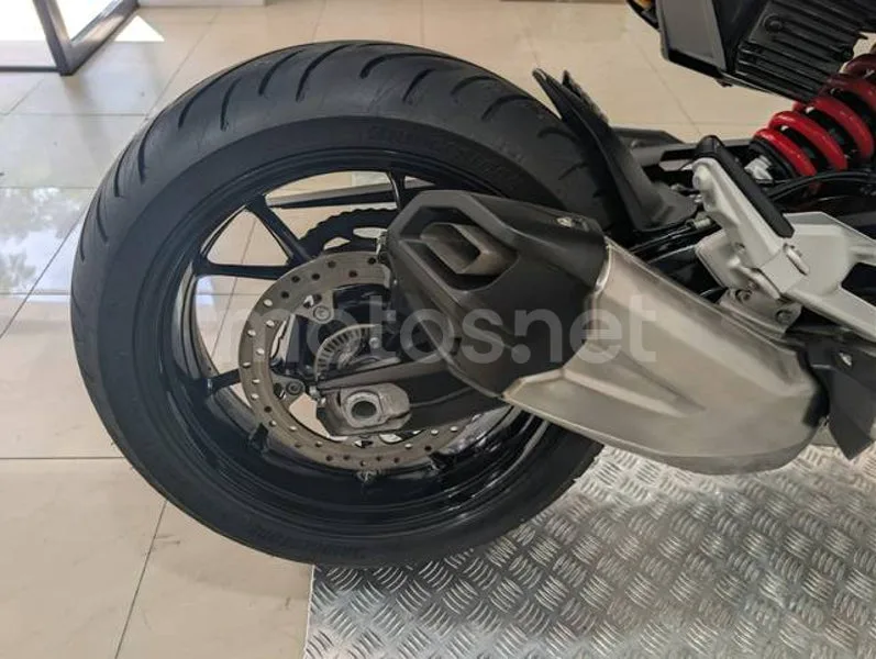 BMW F 900 R - Vista 21
