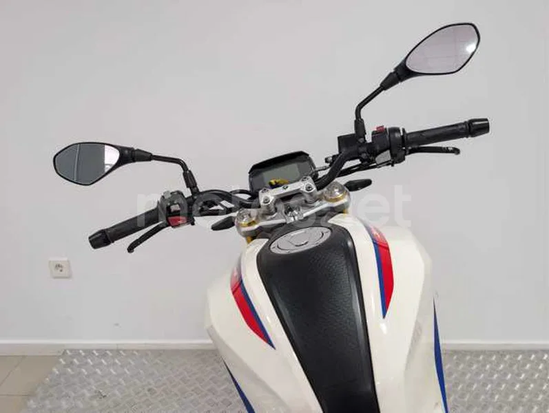 BMW G 310 R - Vista 13