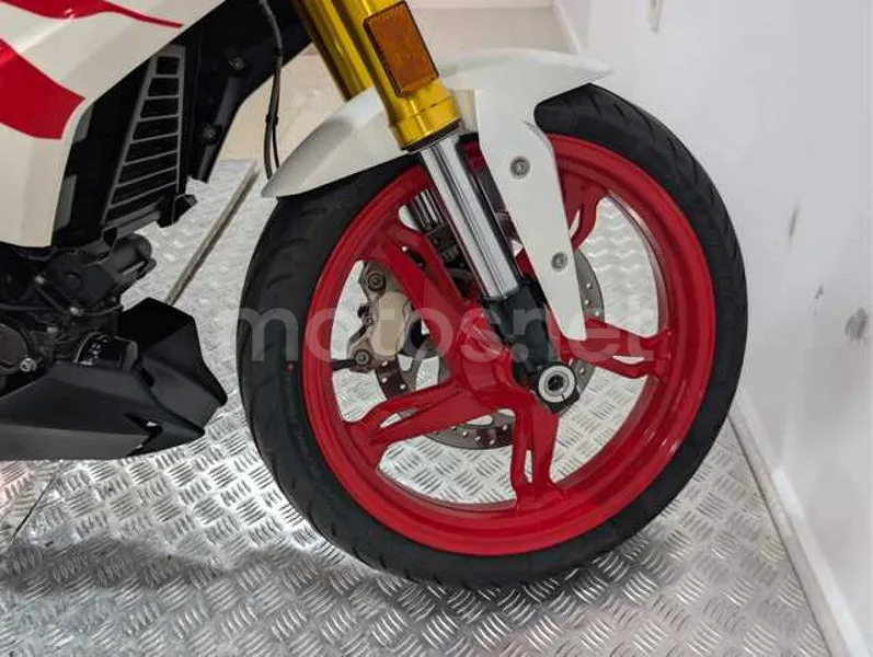 BMW G 310 R - Vista 23