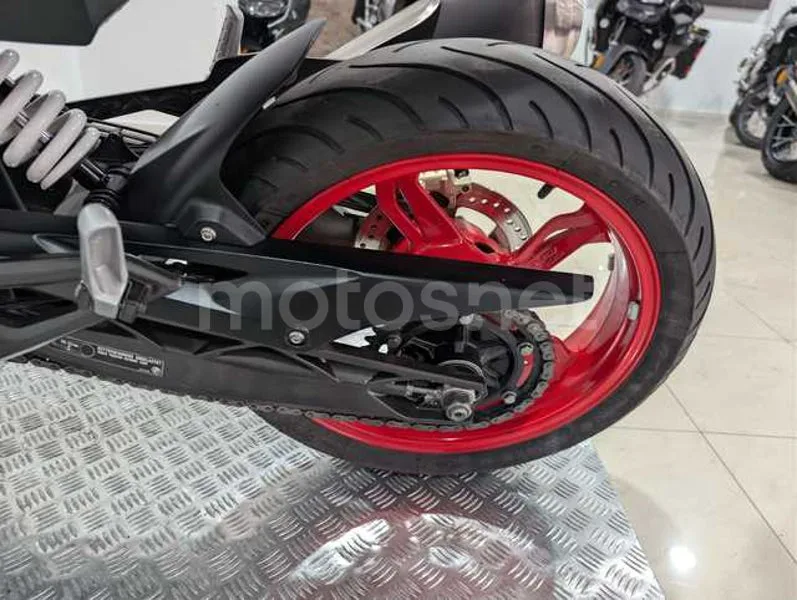 BMW G 310 R - Vista 25