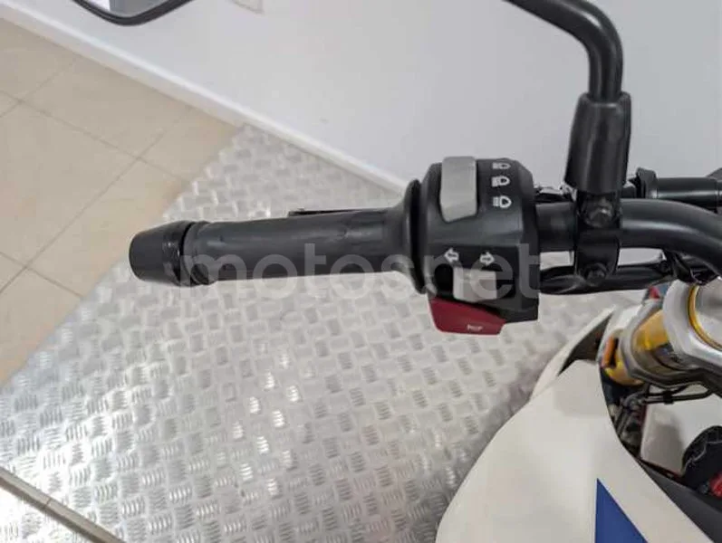 BMW G 310 R - Vista 10