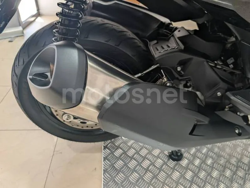 BMW C 400 GT - Vista 21